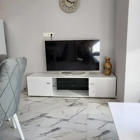 Apartment La Shara - за гости *